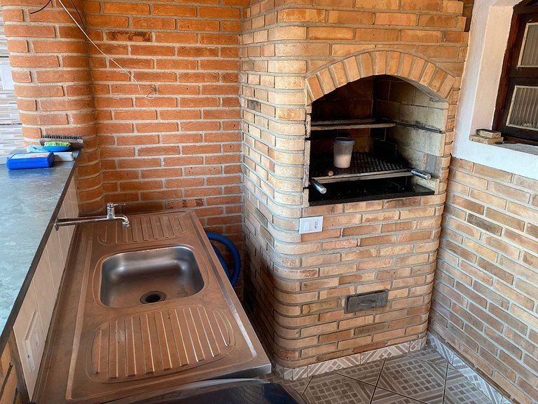 Casa Com piscina e Três Quartos Martim de Sá
